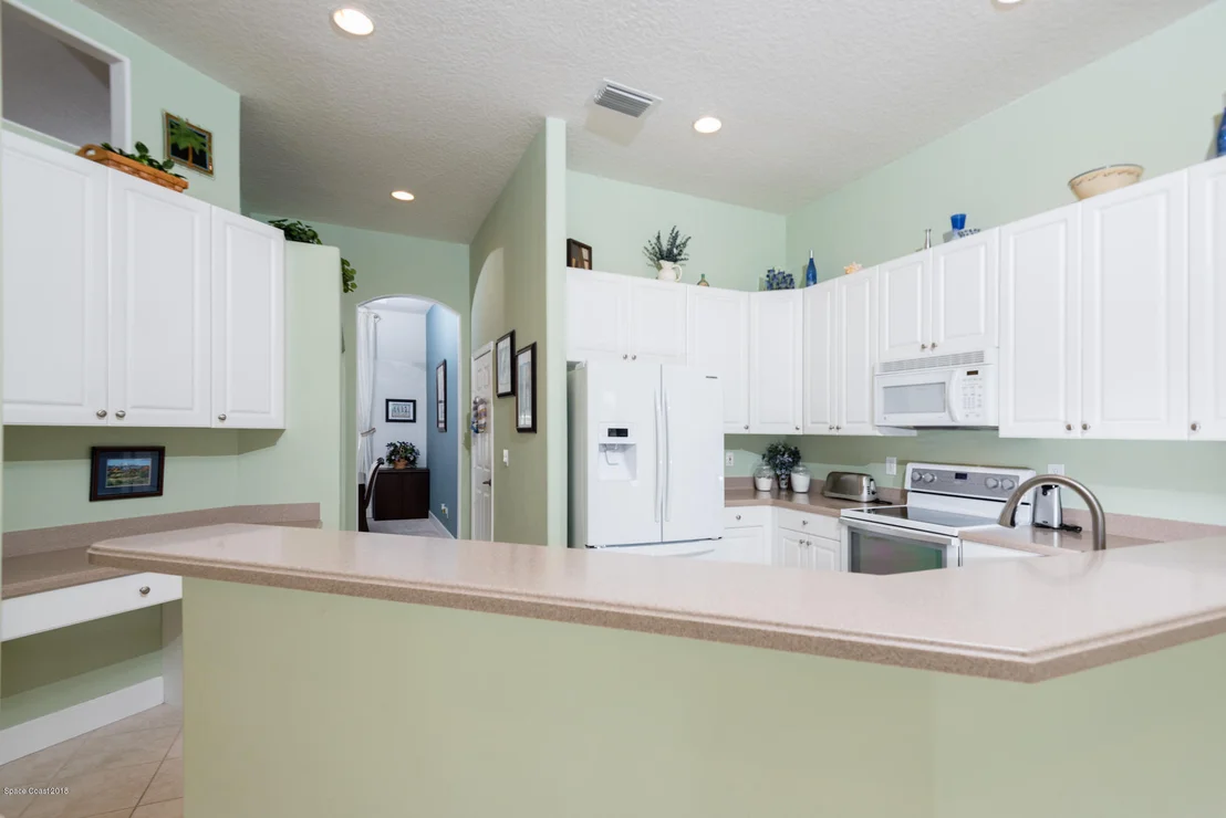 Photo of 1737 Windbrook Drive SE