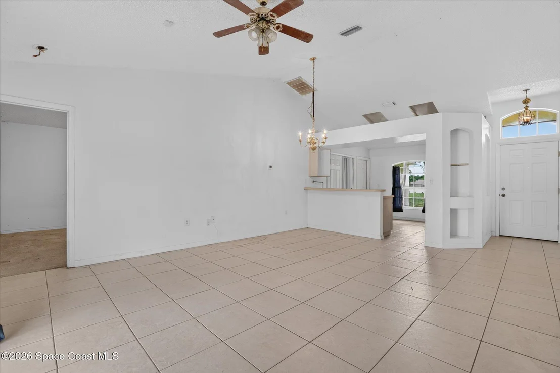 Photo of 1091 Ray Road SE