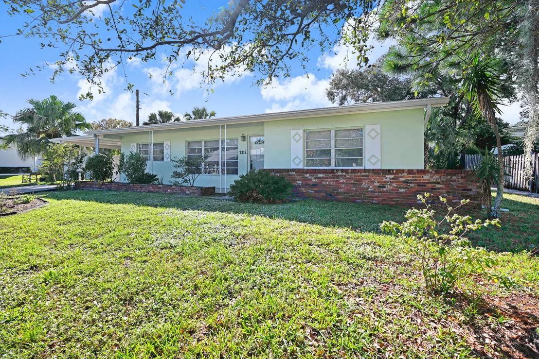 Photo of 2312 Saint Andrews Circle