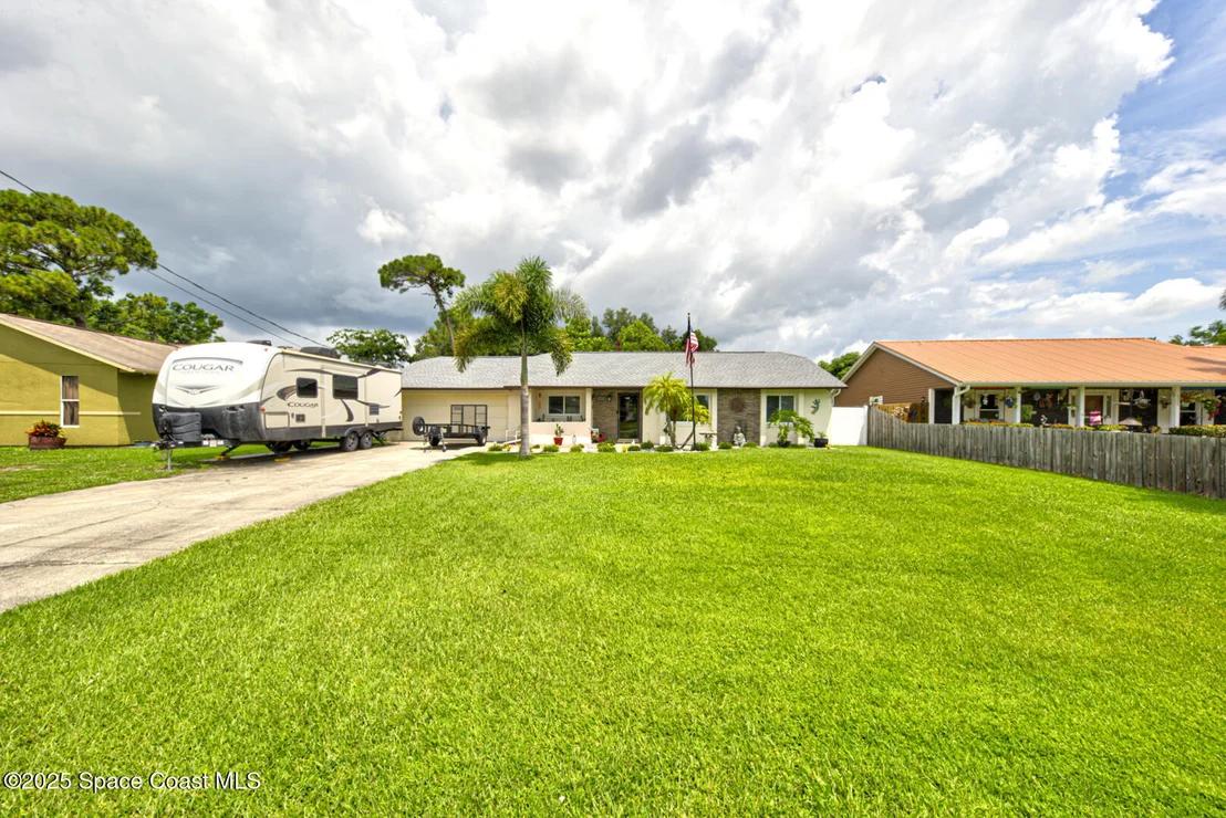Photo of 5370 Holden Road