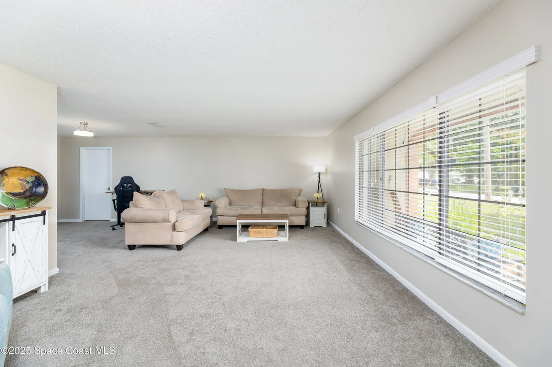 Photo of 1368 Gleneagles Way
