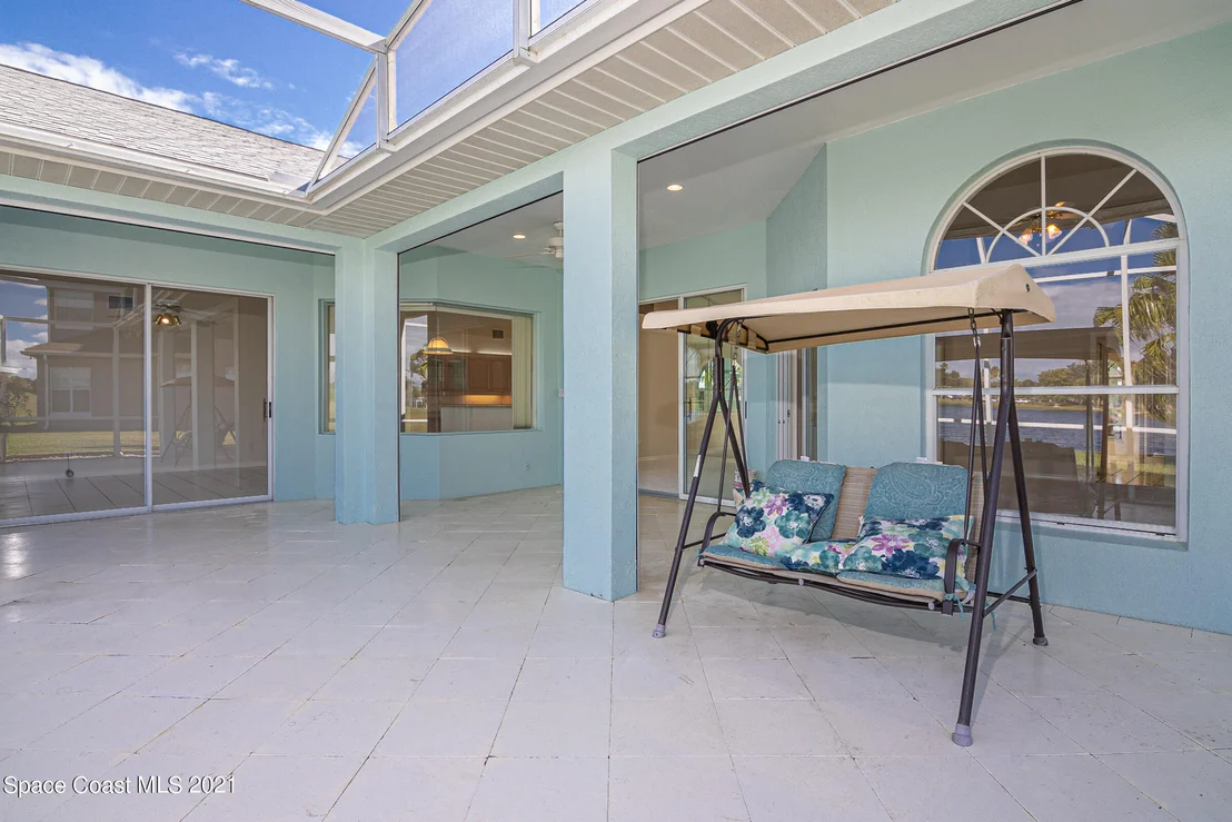Photo of 2378 Golf Vista Boulevard