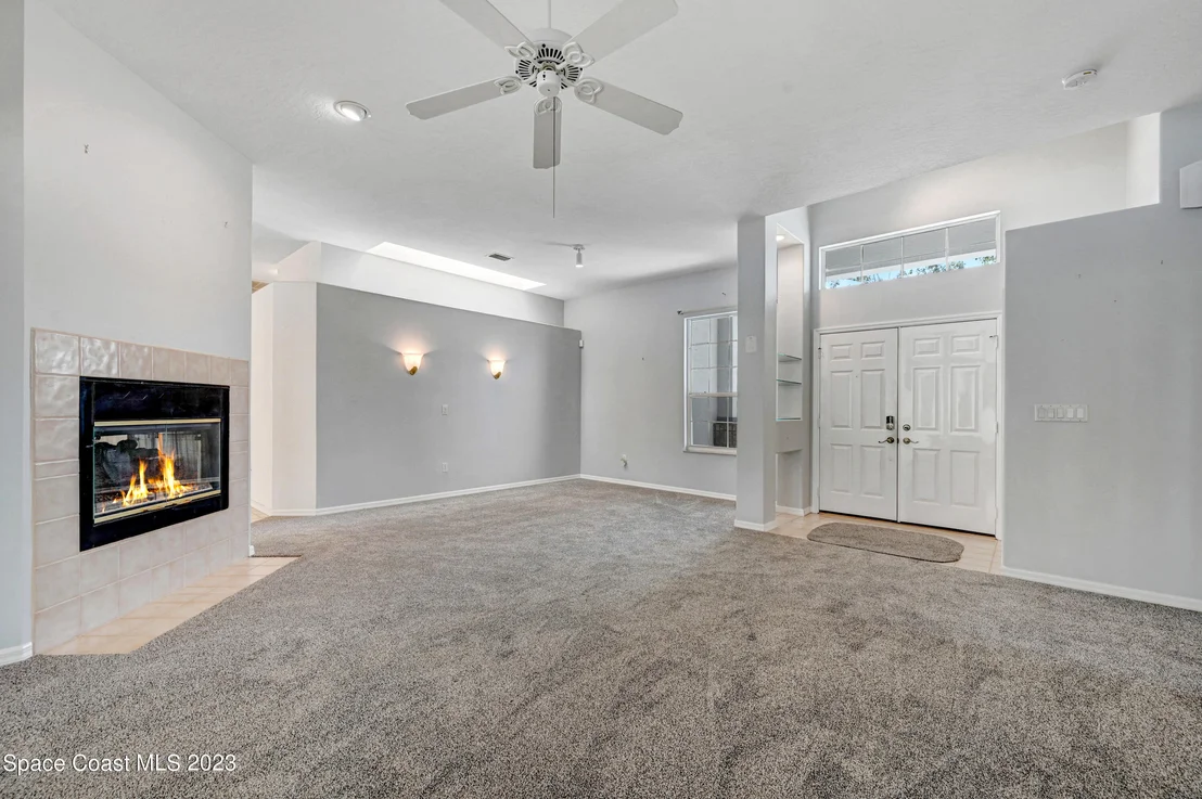 Photo of 954 Somerset Lane