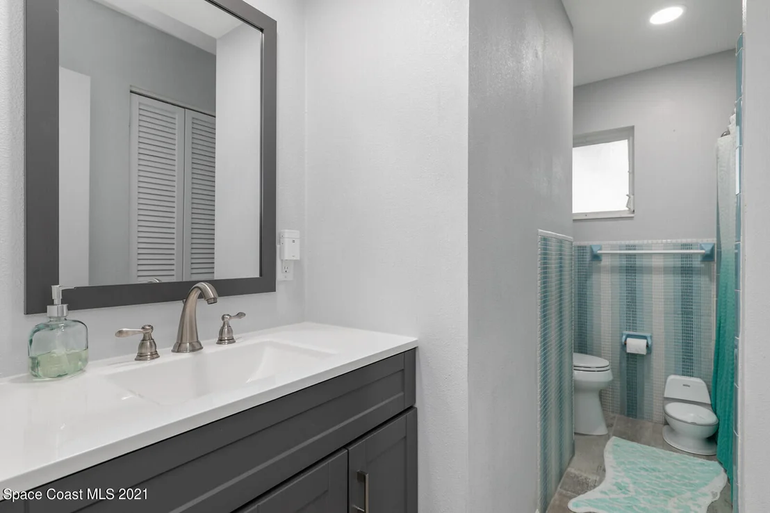 Photo of 865 Osage Avenue