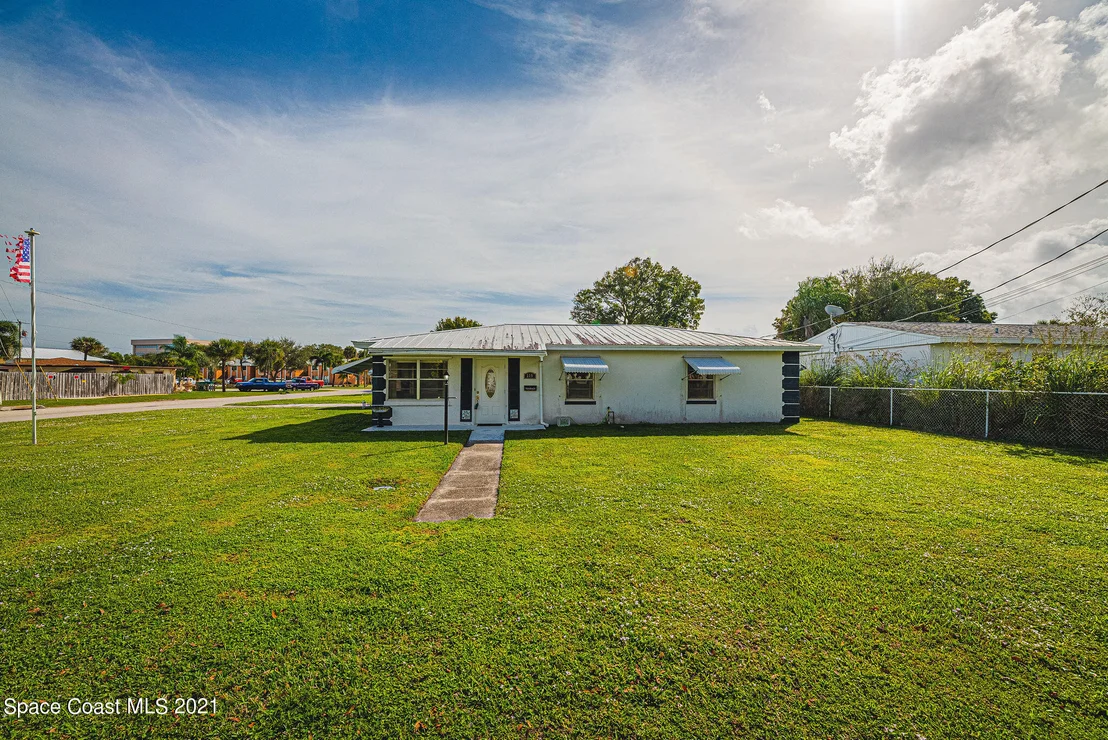 Photo of 319 Holly Lane