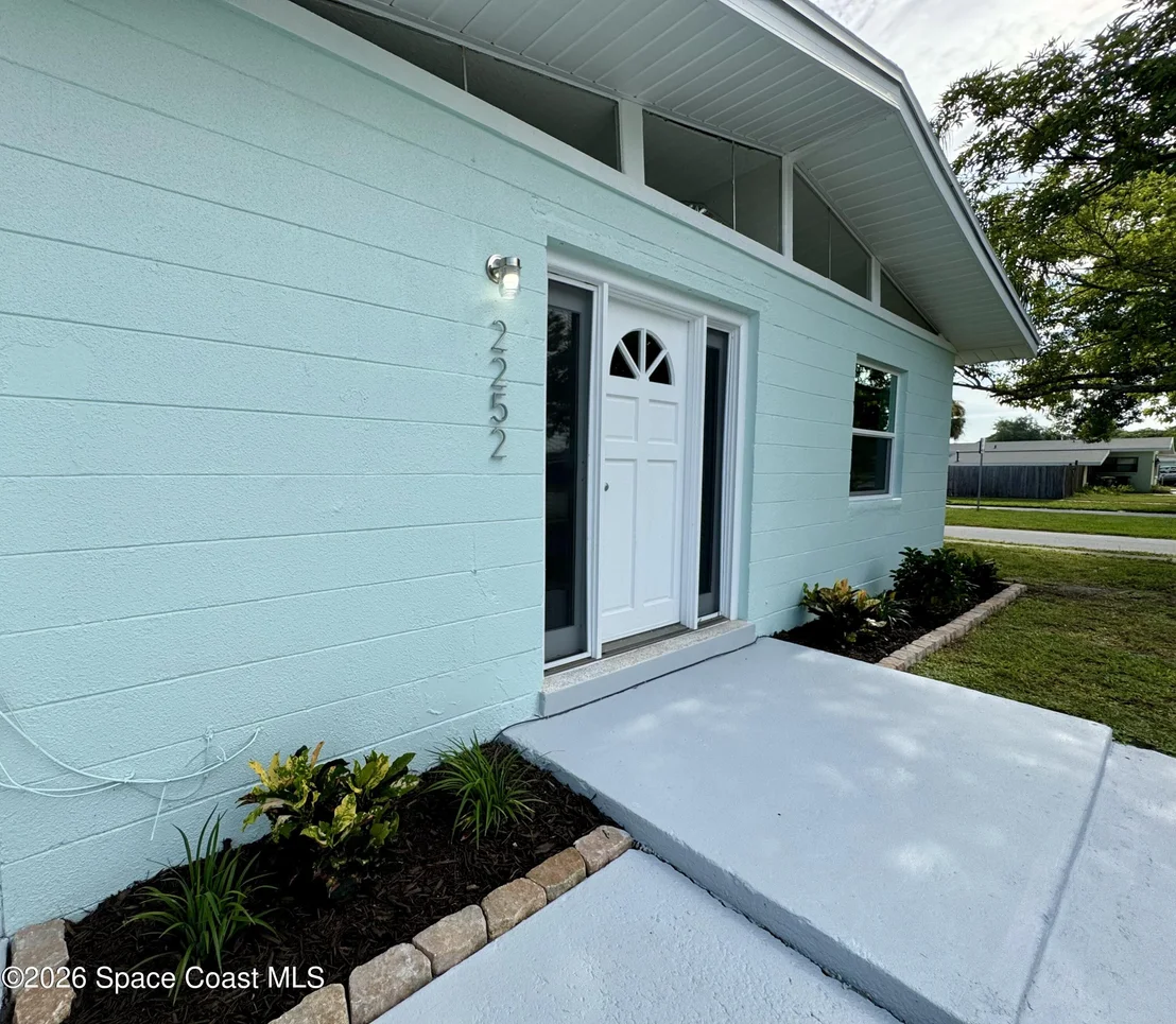 Photo of 2252 Laden Road