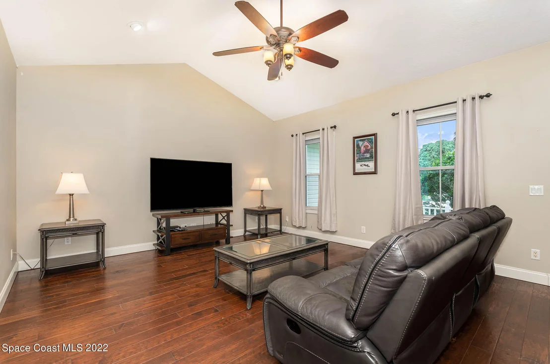 Photo of 1695 Highland Avenue
