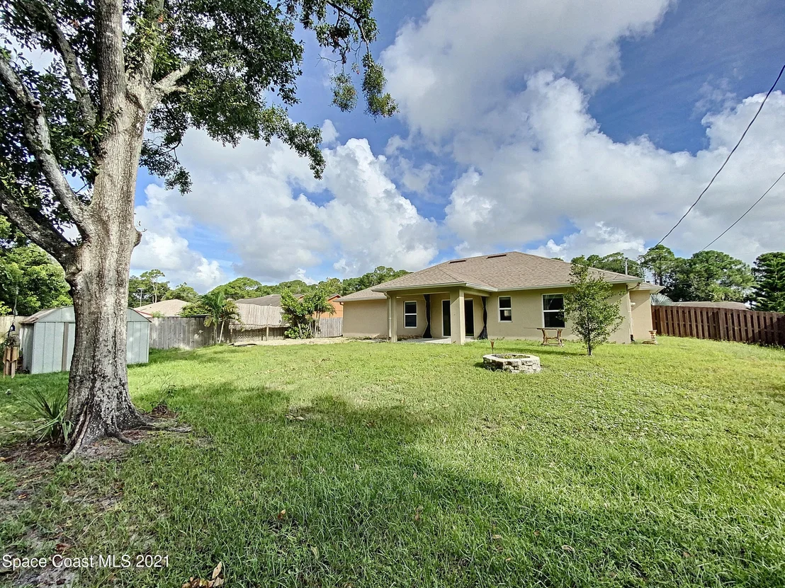 Photo of 5475 Friendly Street