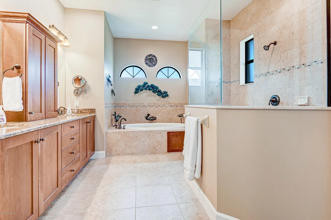 Photo of 3799 Riverside Drive