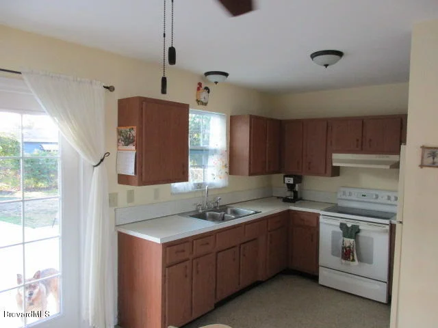 Photo of 840 Bianca Drive NE