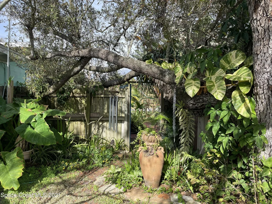 Photo of 1631 Old Colonial Way