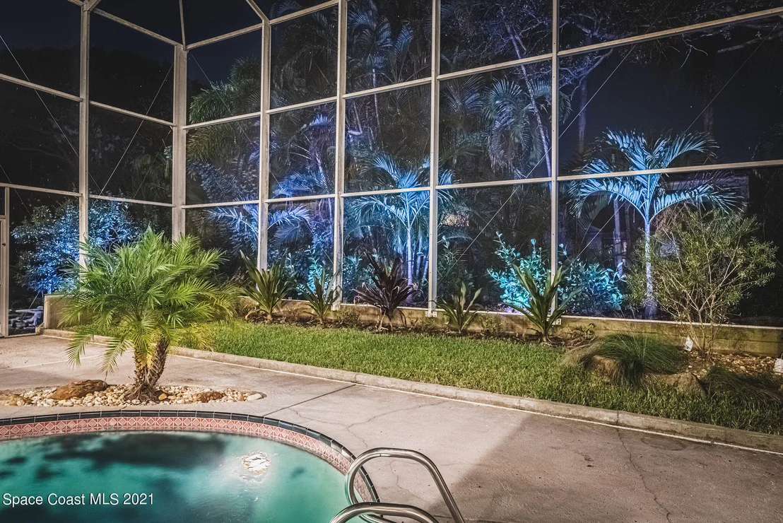 Photo of 472 Peregrine Drive