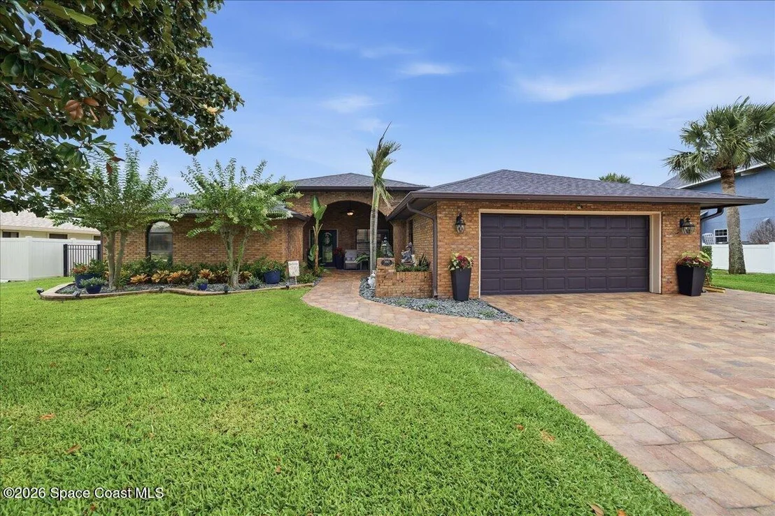 Photo of 560 Sawgrass Circle