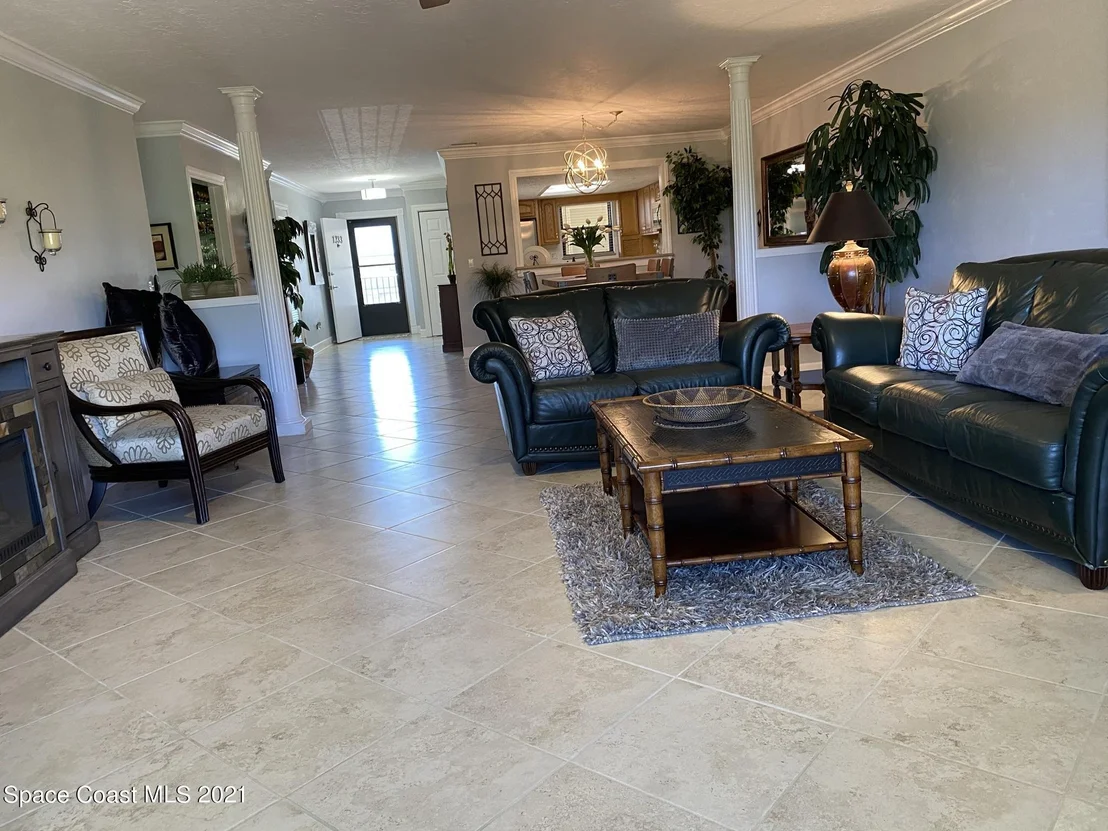 Photo of Unit 1233 at 305 Tangle Run Boulevard