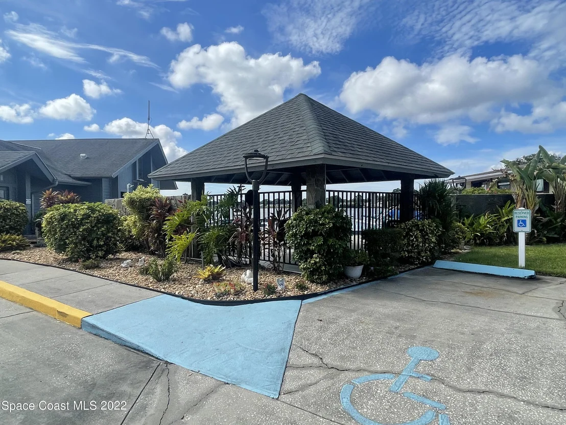 Photo of 303 Buttonwood Court