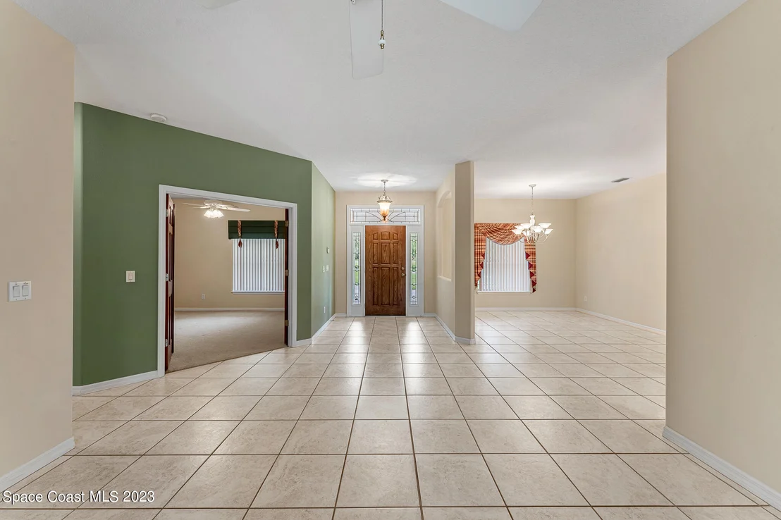 Photo of 927 Iron Bend Trail