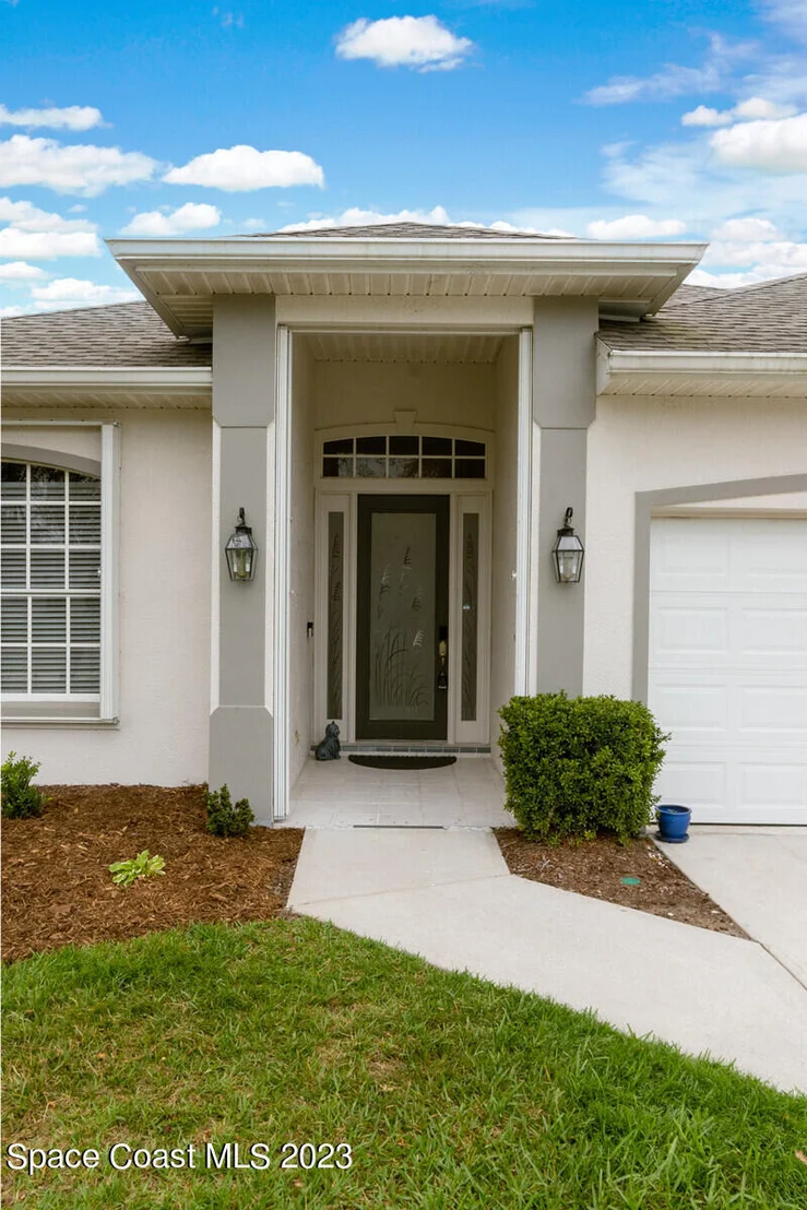 Photo of 859 Villa Drive
