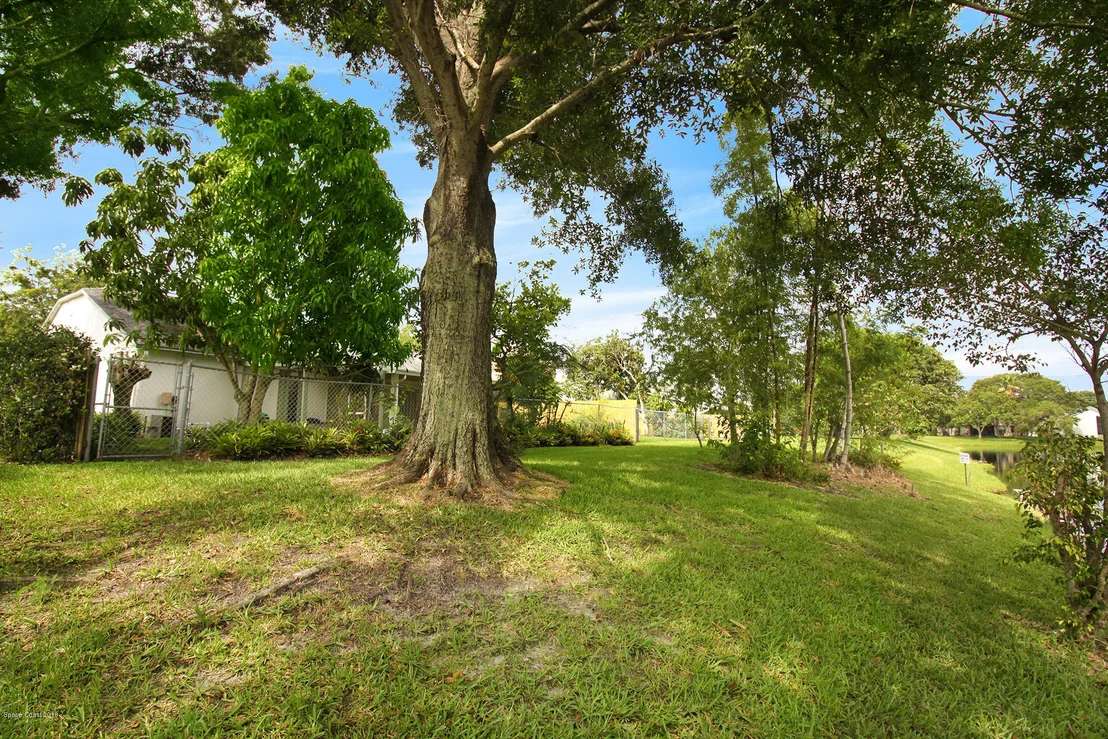 Photo of 1679 Clover Circle