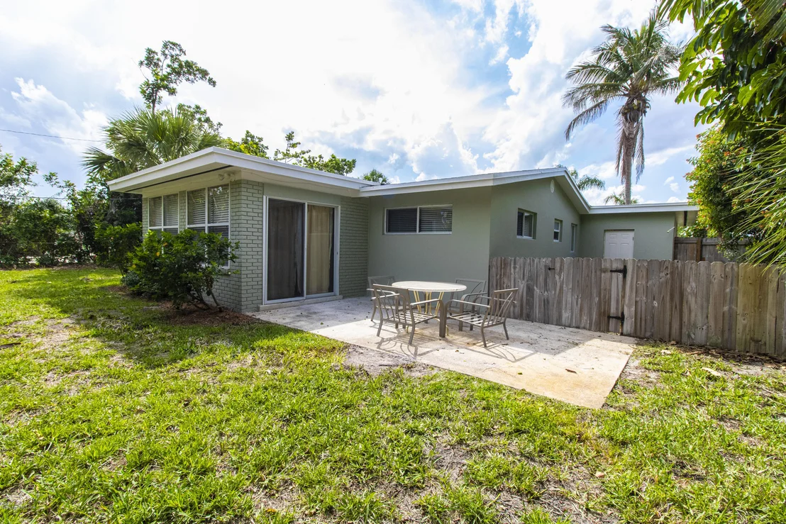 Photo of 1127 Pine Tree Drive