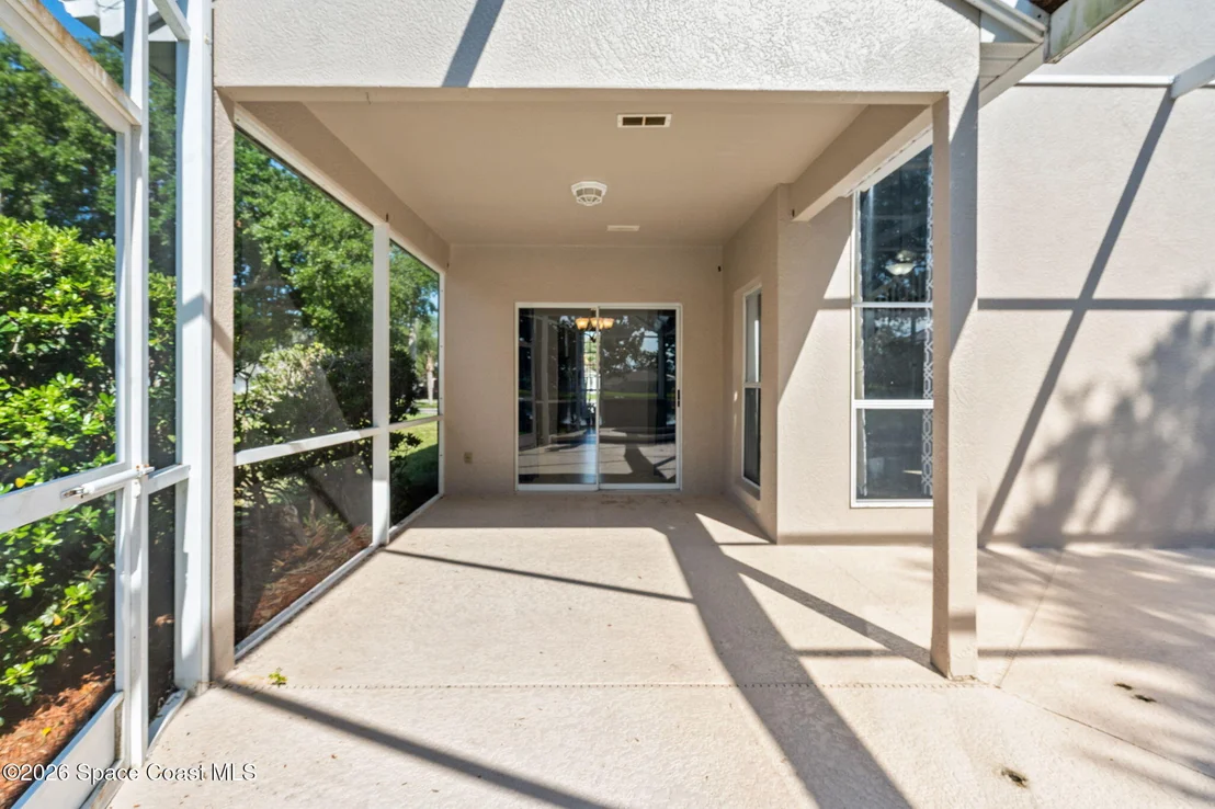 Photo of 685 Ashbury Avenue