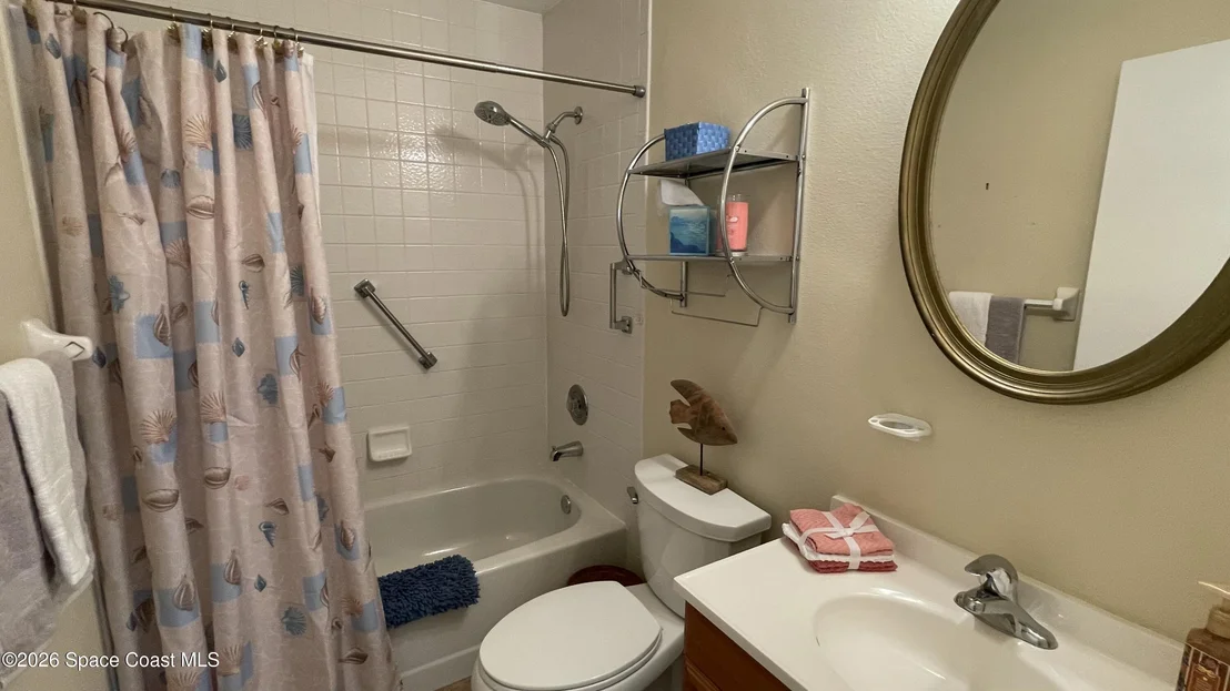 Photo of 865 Bracken Terrace NE