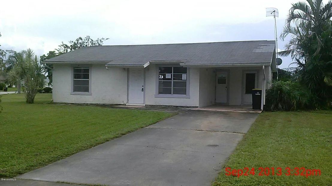 Photo of 1430 NE Cindy Circle