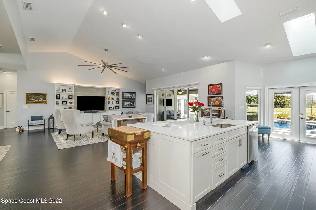 Photo of 914 Palm Brook Drive