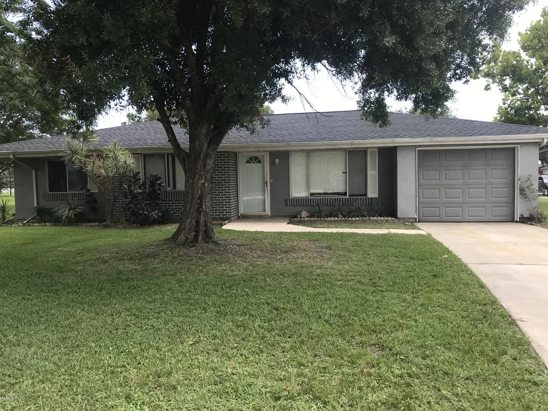 Photo of 1650 Riviera Drive NE
