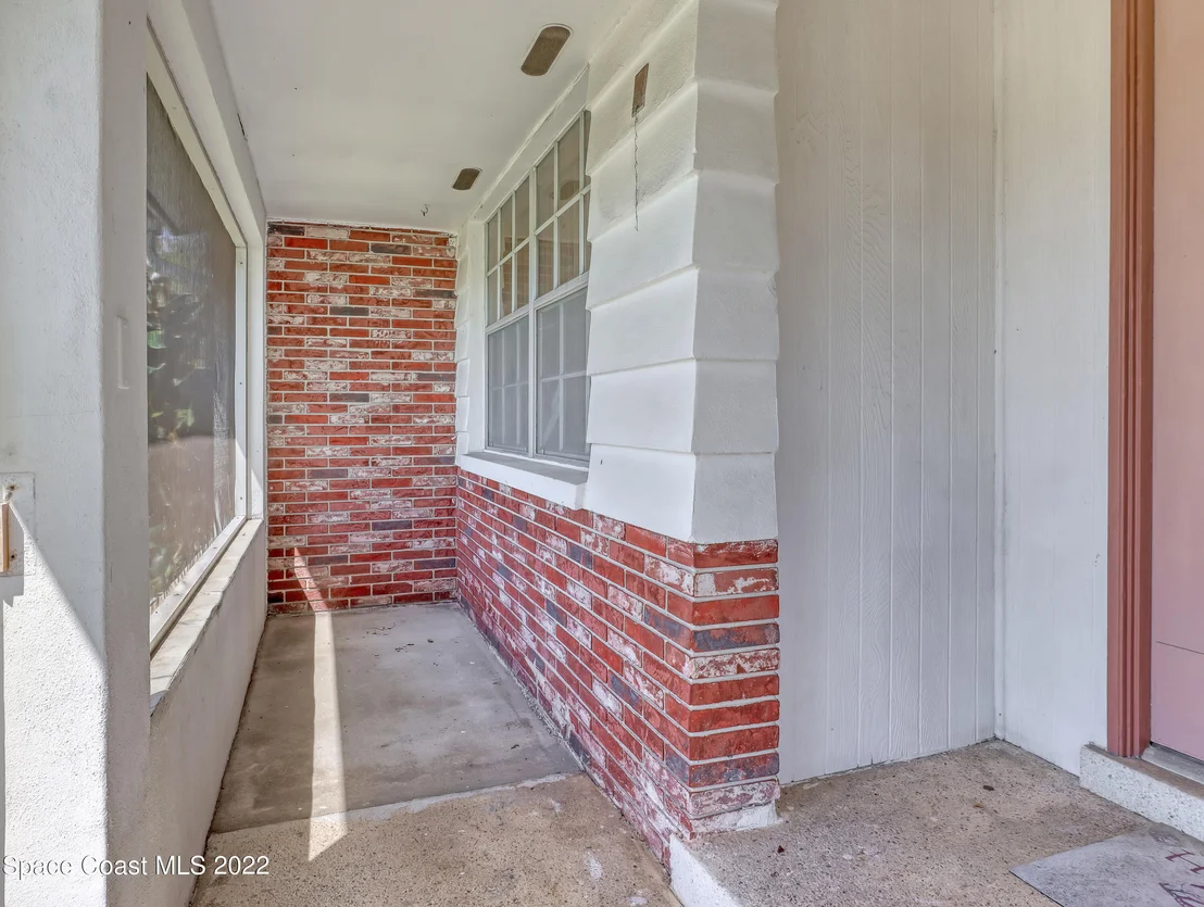 Photo of 916 Kings Post Road