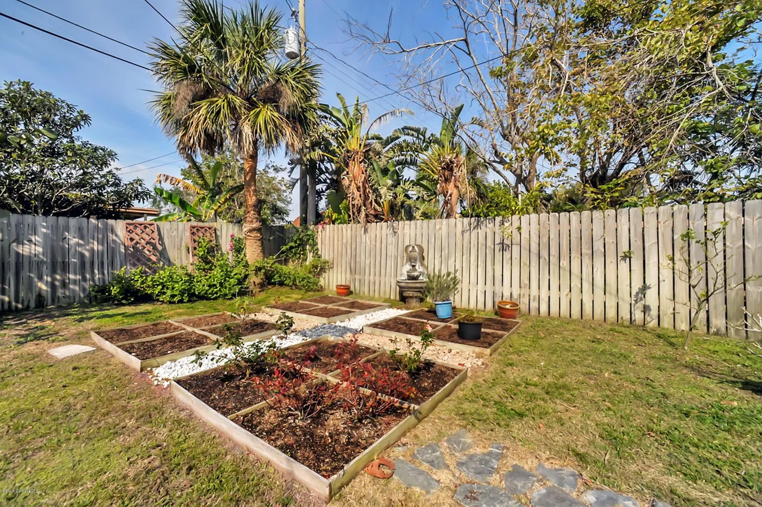 Photo of 1182 NE Bianca Drive NE