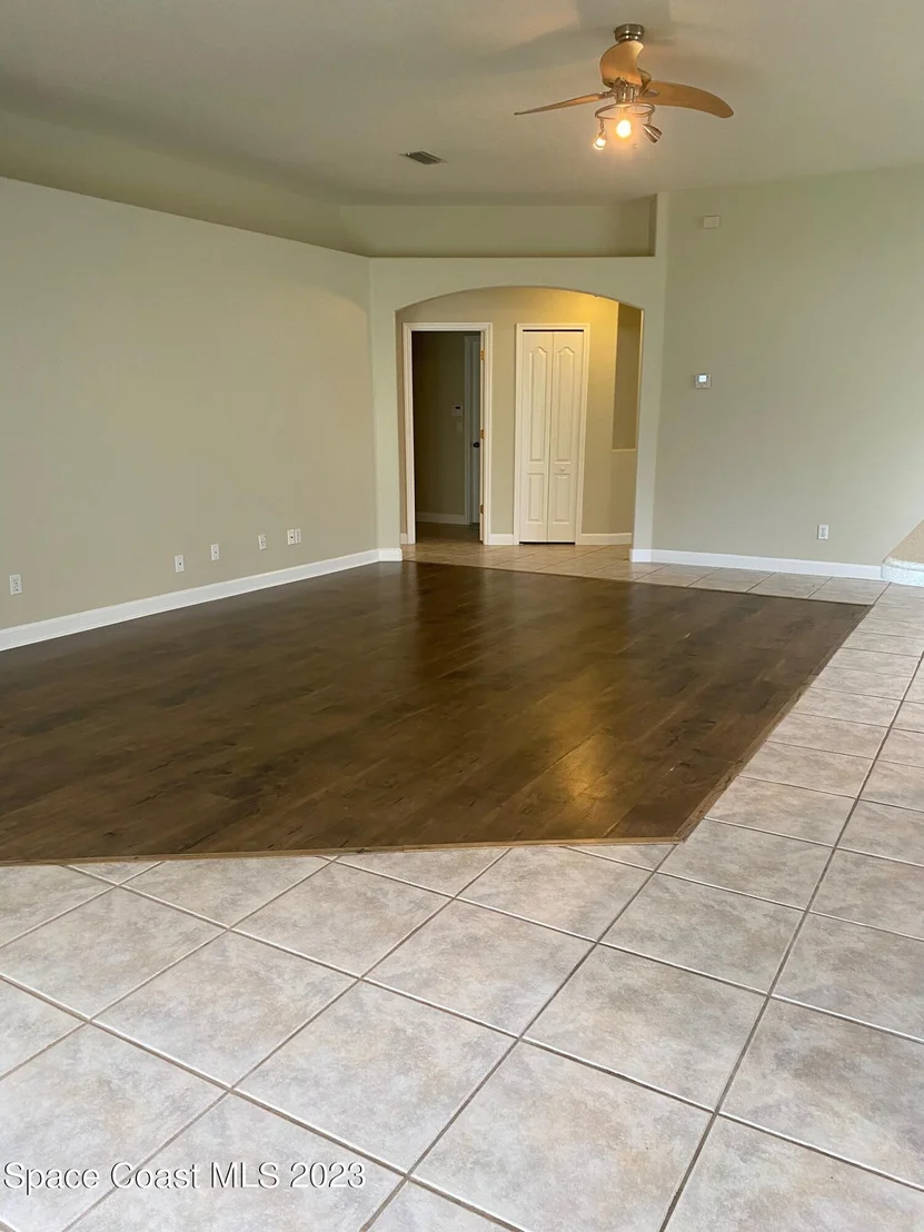 Photo of 407 Lofts Drive