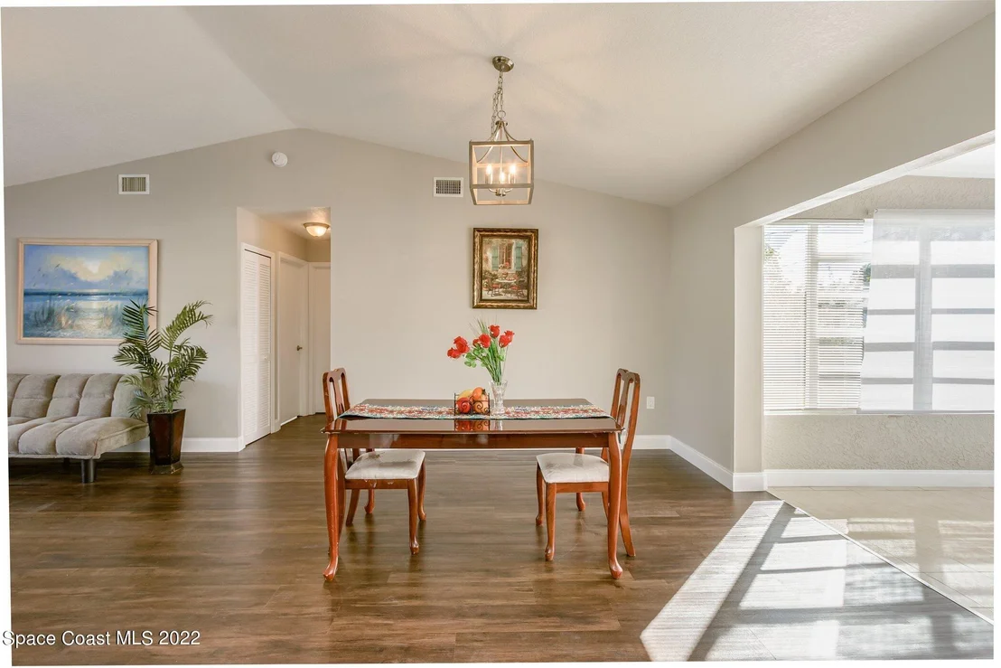 Photo of 1882 Pace Drive NW