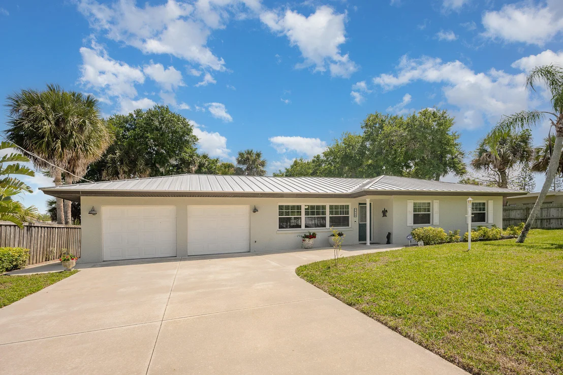 Photo of 949 W Whitmire Drive
