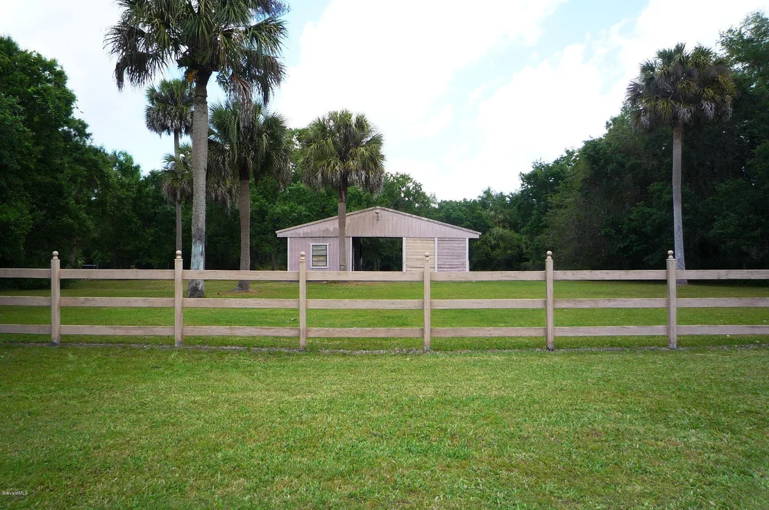 Photo of 3330 Aurora Road