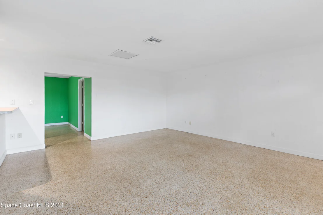 Photo of 867 Daytona Drive NE