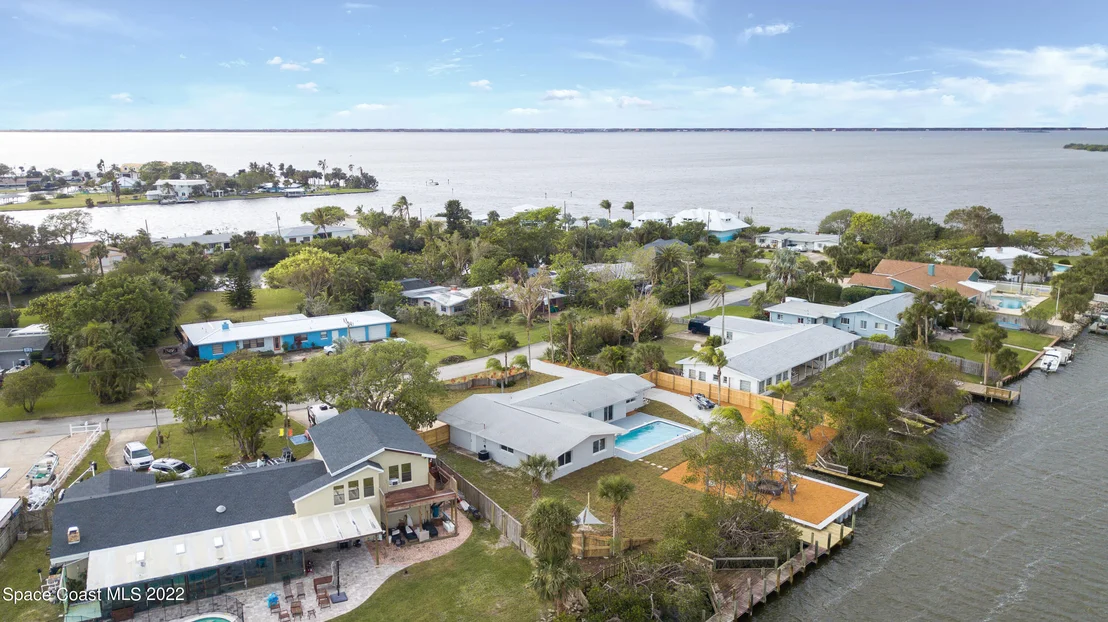 Photo of 77 W Bay Drive