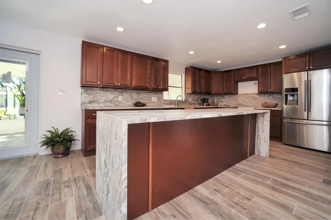 Photo of 1141 Fairlawn Drive