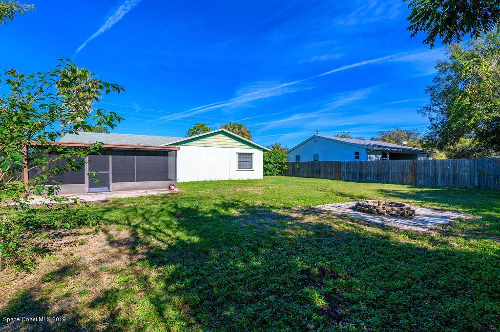 Photo of 4595 Robert Street