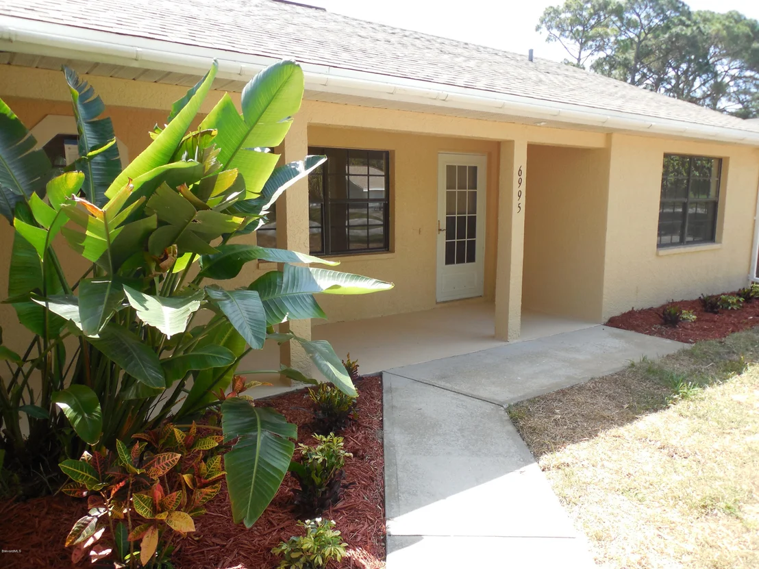 Photo of 6995 Bright Avenue