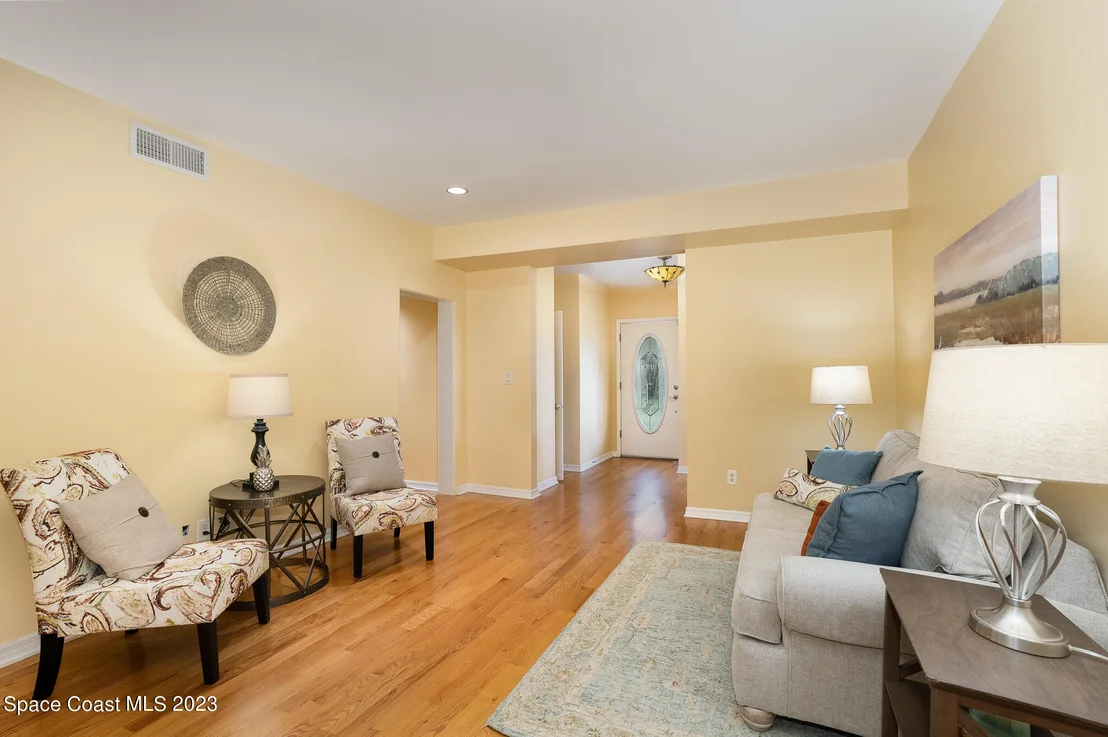 Photo of 1321 Pineapple Avenue