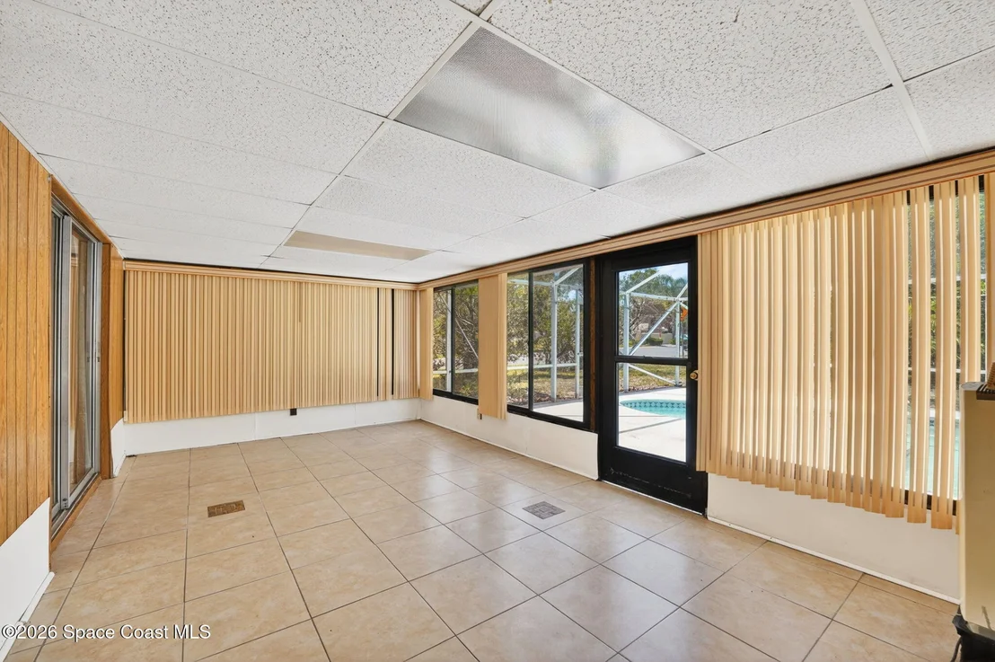 Photo of 1340 Mariposa Drive NE