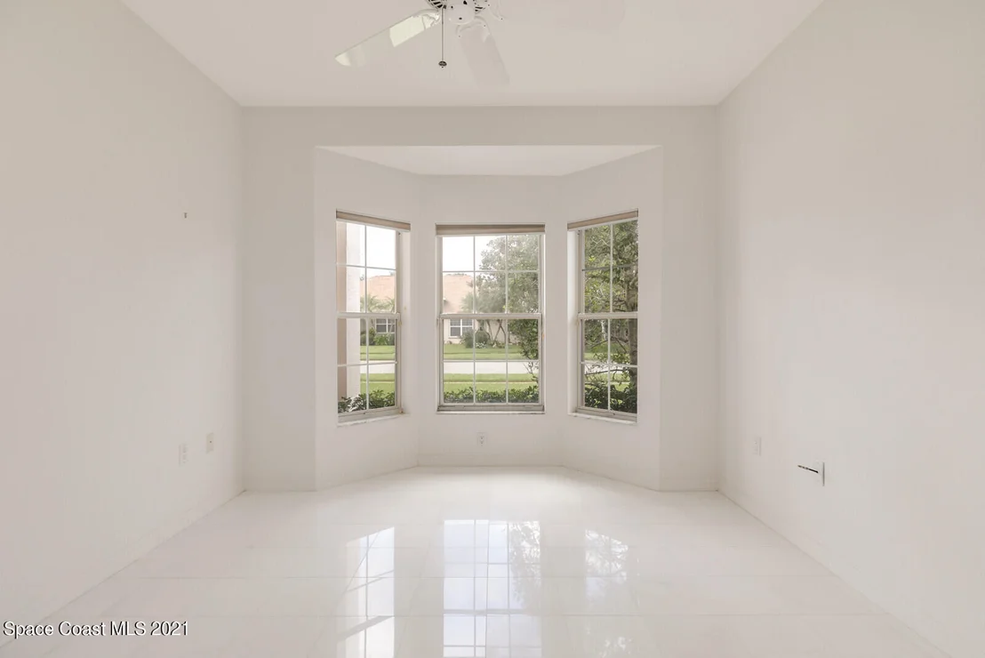 Photo of 476 Kimberly Drive
