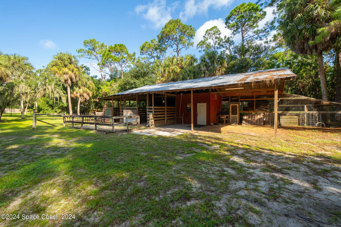 Photo of 3893 Burton Road