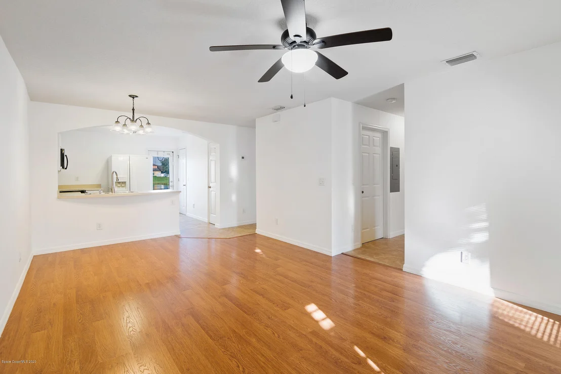 Photo of Unit 103 at 835 Luminary Circle