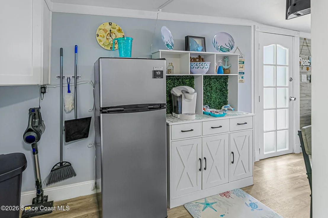 Photo of 329 Pineda Street
