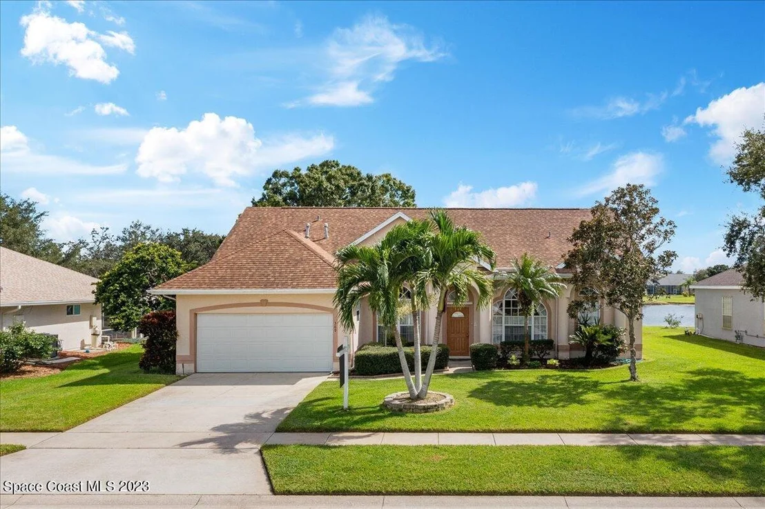 Photo of 369 Lake Victoria Circle