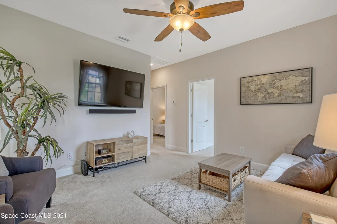 Photo of 1380 Talon Way