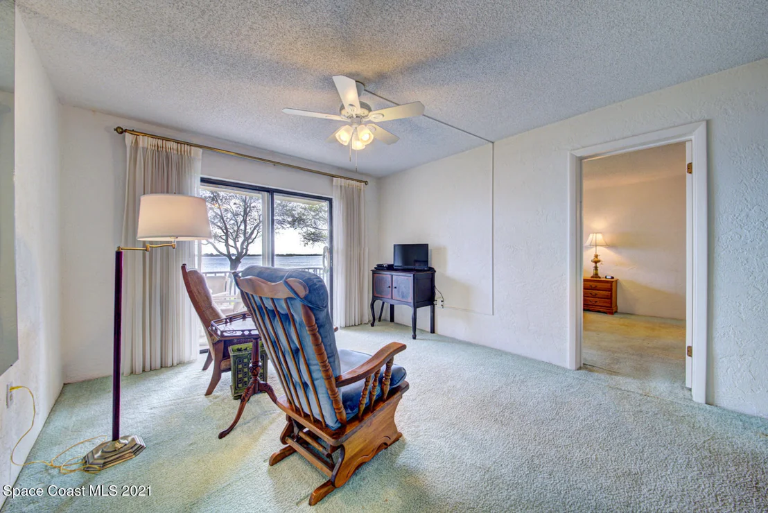 Photo of Unit B205 at 1049 Rockledge Drive