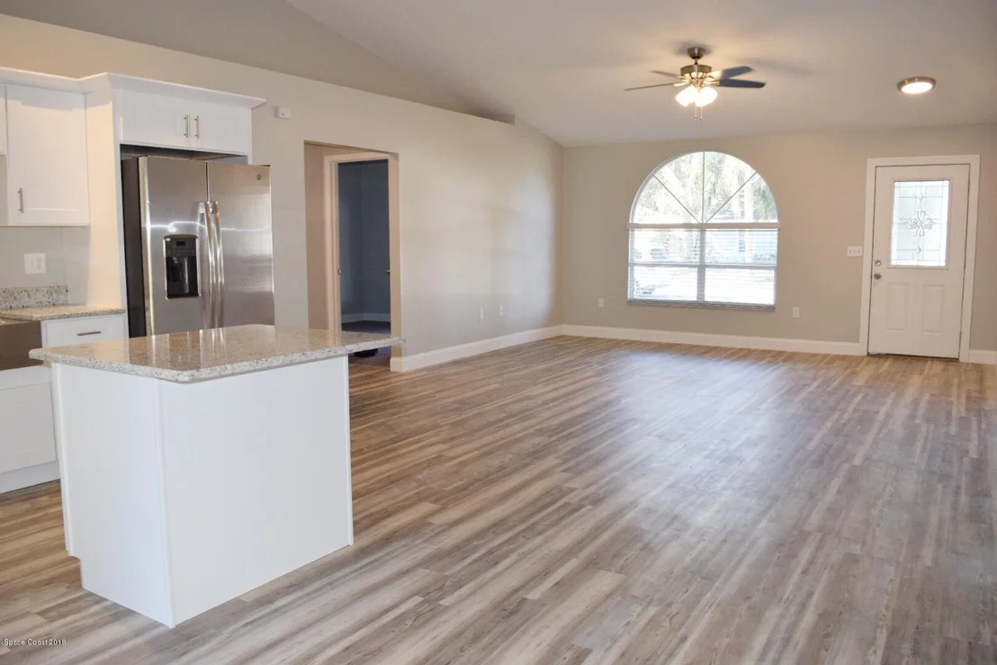 Photo of 6175 Degan Road
