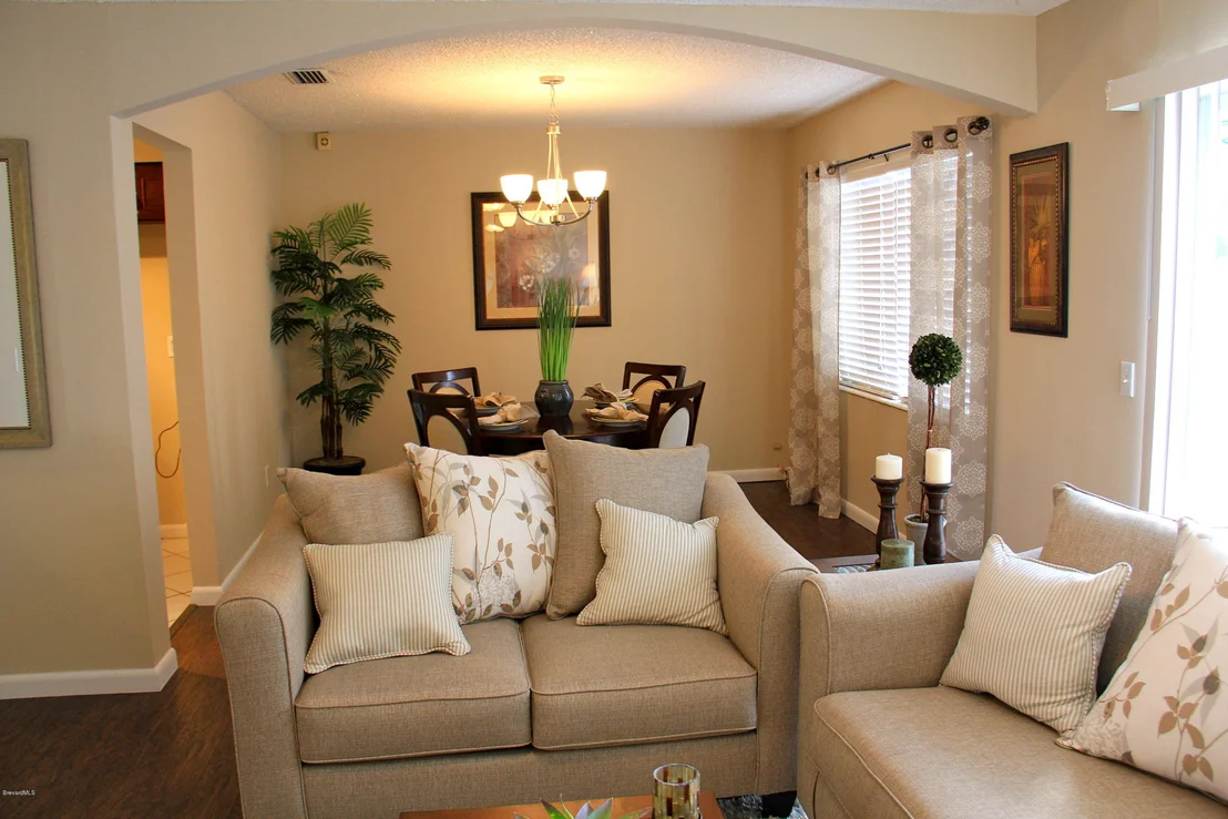 Photo of 1079 Madrid Road